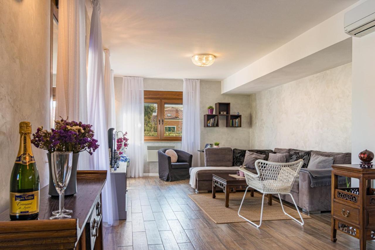 Lovely Istrian Apartment With A Private Swimming Pool And A Charming Garden Banjole Exterior photo