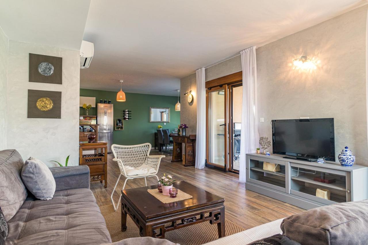 Lovely Istrian Apartment With A Private Swimming Pool And A Charming Garden Banjole Exterior photo