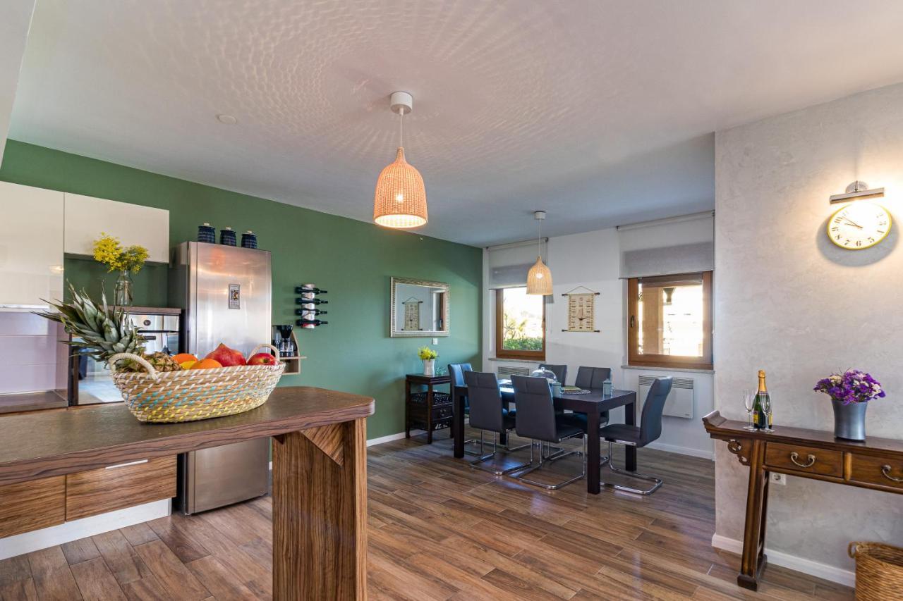 Lovely Istrian Apartment With A Private Swimming Pool And A Charming Garden Banjole Exterior photo