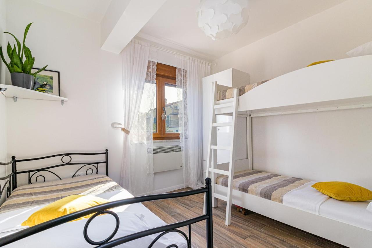 Lovely Istrian Apartment With A Private Swimming Pool And A Charming Garden Banjole Exterior photo