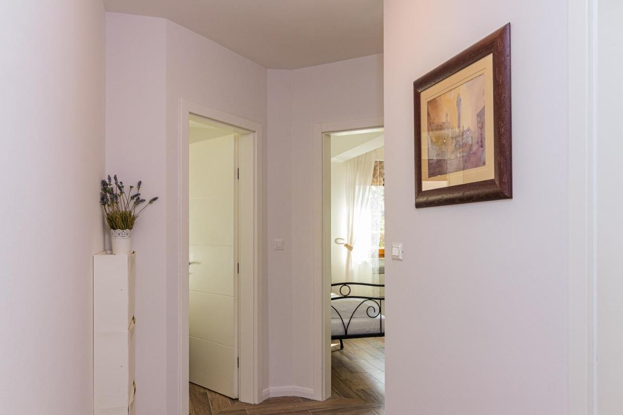 Lovely Istrian Apartment With A Private Swimming Pool And A Charming Garden Banjole Exterior photo