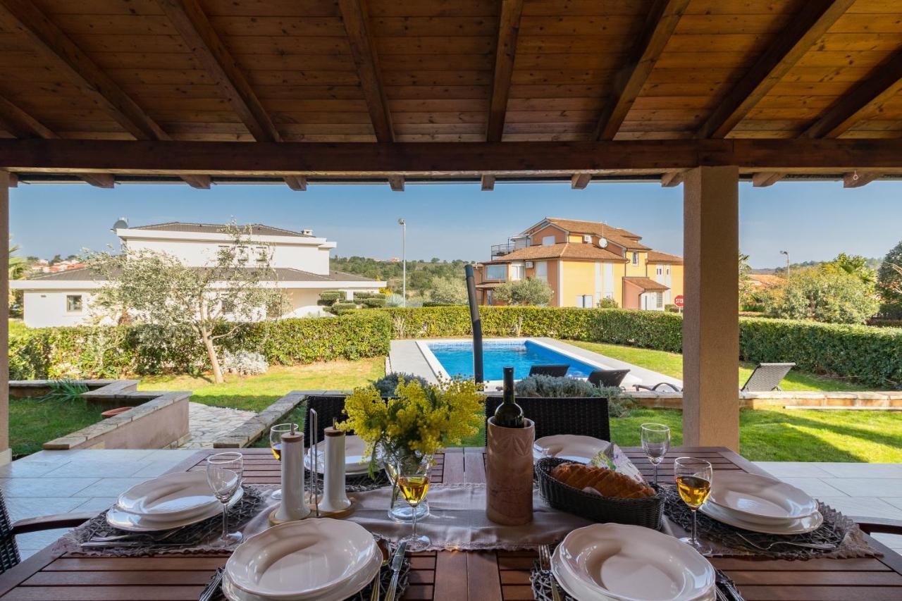 Lovely Istrian Apartment With A Private Swimming Pool And A Charming Garden Banjole Exterior photo