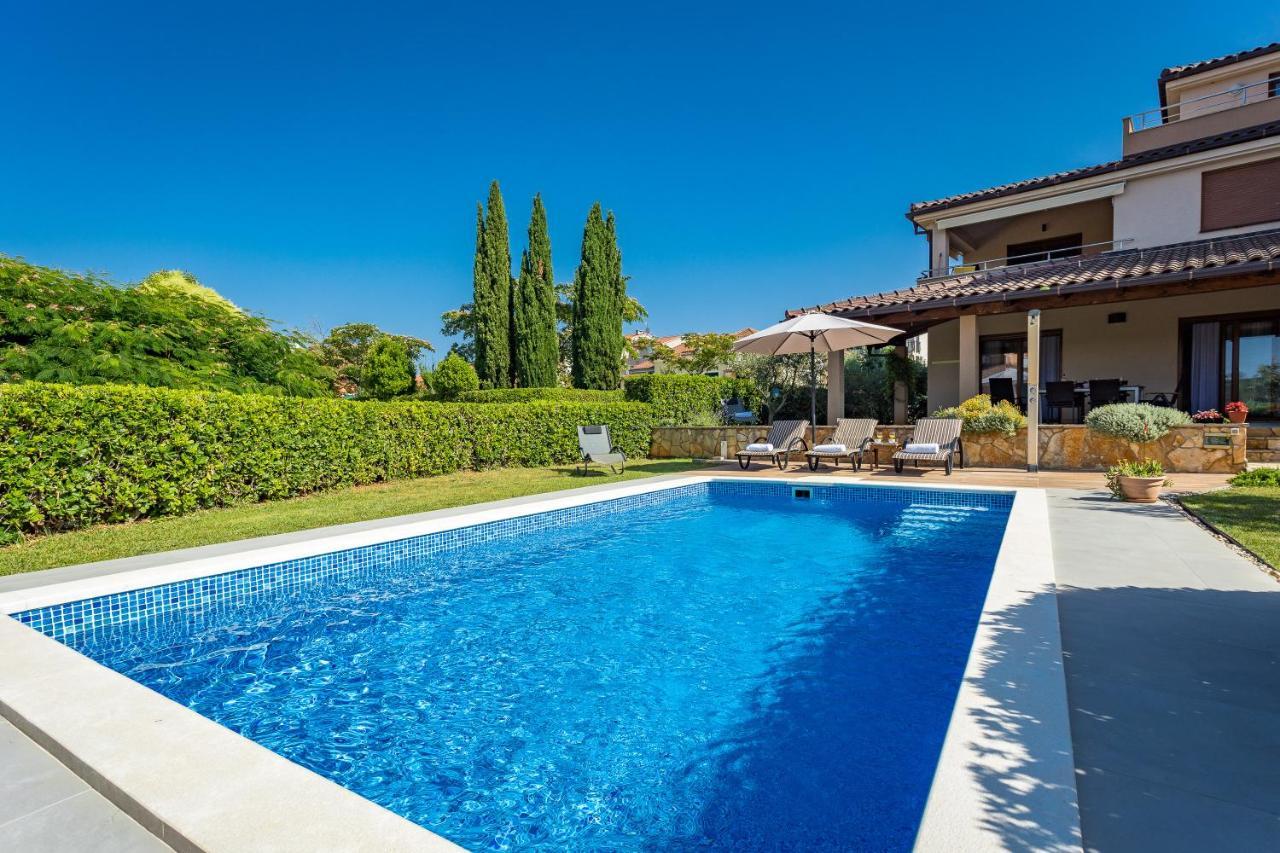 Lovely Istrian Apartment With A Private Swimming Pool And A Charming Garden Banjole Exterior photo